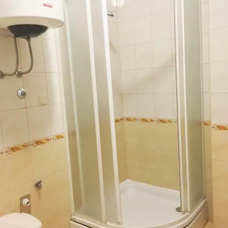 - In Private House With Balcony شقة