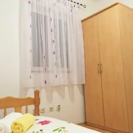 - In Private House With Balcony سبليت