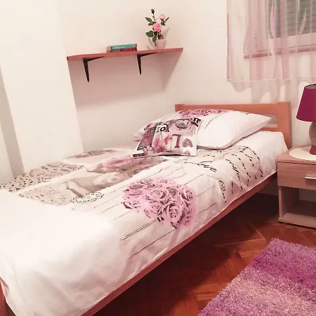 - In Private House With Balcony شقة