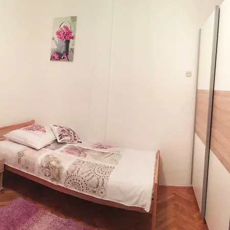 - In Private House With Balcony * سبليت