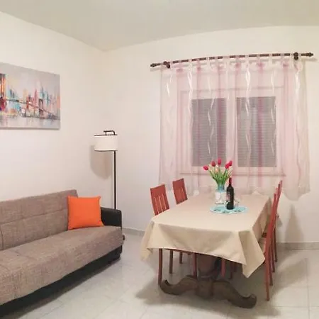 شقة - In Private House With Balcony *