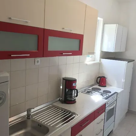 - In Private House With Balcony سبليت