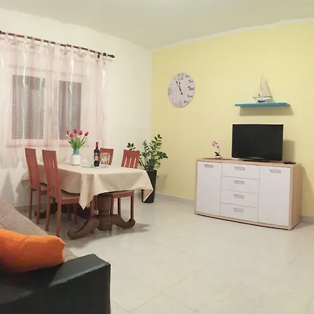 شقة - In Private House With Balcony *